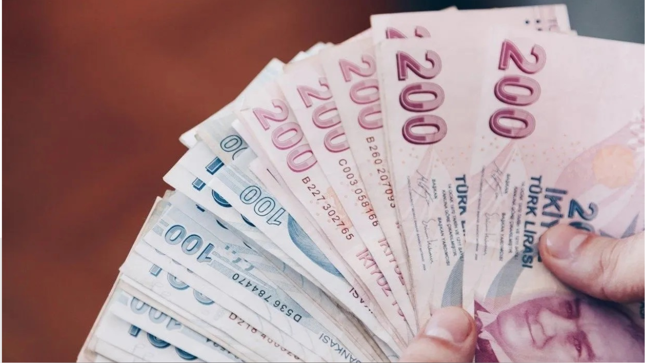 Milyonlarca memur ve emekli, 2026 yılı Ocak zammının yansıtıldığı maaşlarını