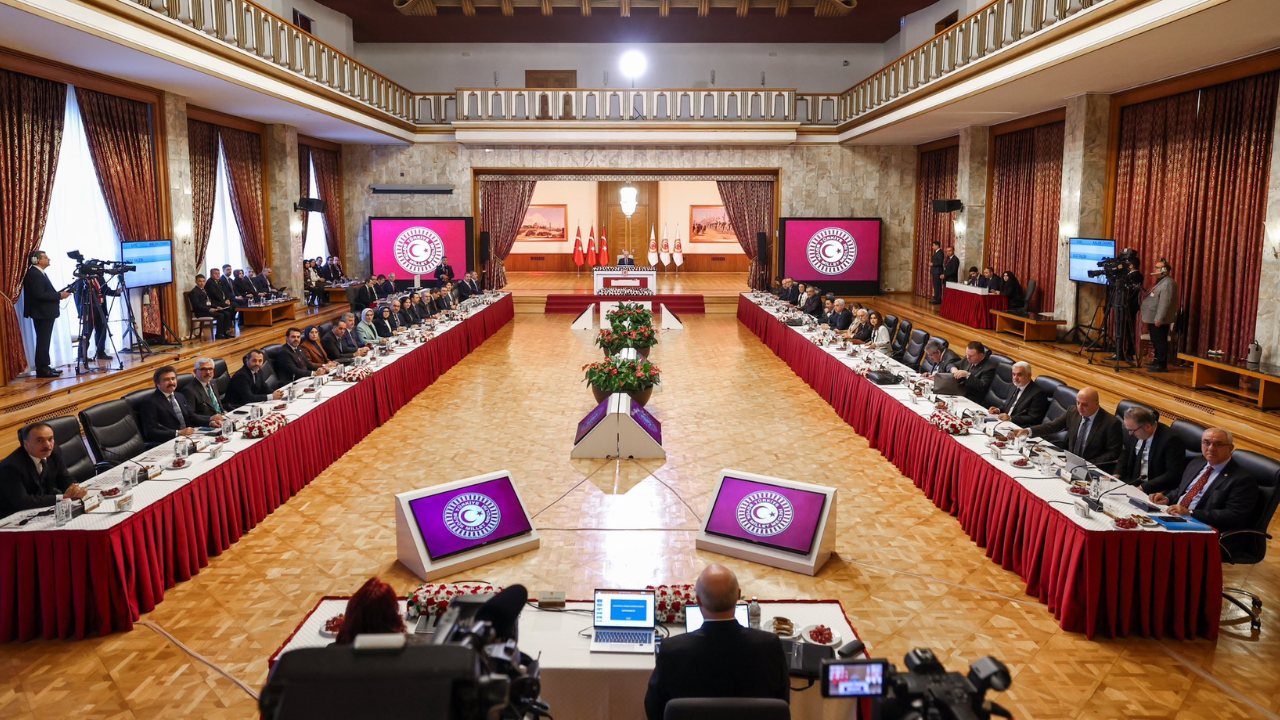 Meclis’te kurulan Terörsüz Türkiye Komisyonu’nun ortak raporunda, PKK elebaşı Abdullah