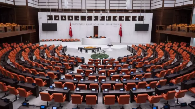 Aralarında CHP Genel Başkanı Özgür Özel’in de bulunduğu 10 milletvekiline