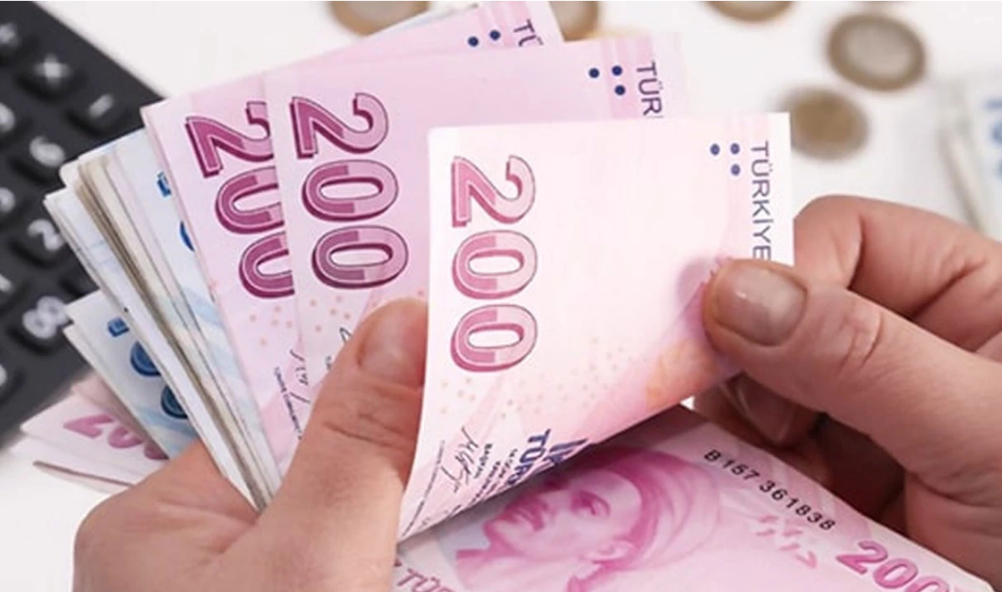Enflasyon gerilerken maaş ve ücretlerdeki artışlar büyük ölçüde geçmiş fiyat