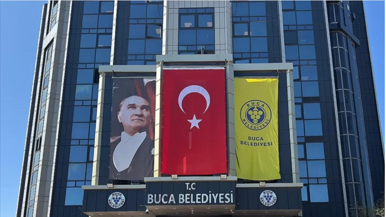 İzmir’de Buca Belediyesi’ne yönelik rüşvet ve yolsuzluk soruşturmasında, aralarında ruhsat