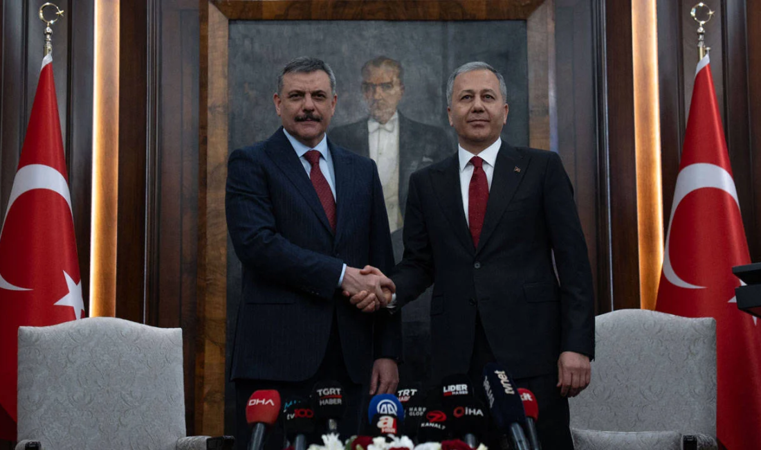 İçişleri Bakanlığı’nda düzenlenen törenle Mustafa Çiftçi görevi Ali Yerlikaya’dan devraldı;