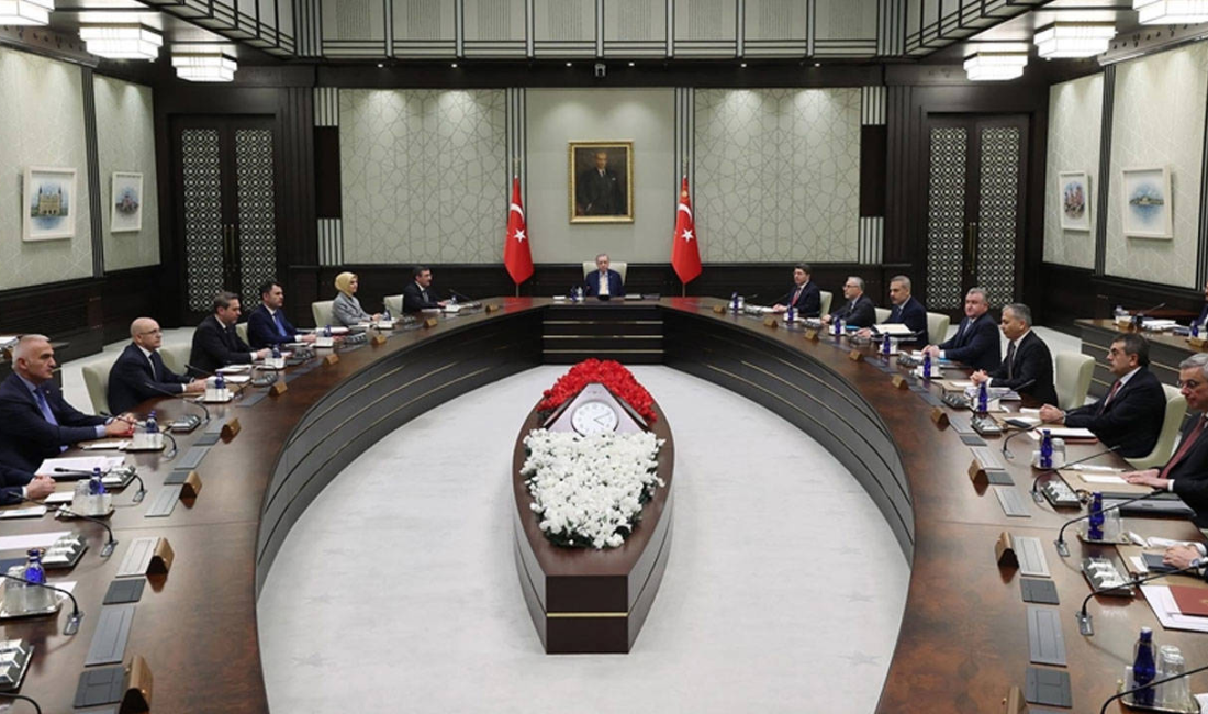 Kabinede başlayan görev değişimleri iki bakanlıkla sınırlı kalmayabilir. Ankara kulislerinde,