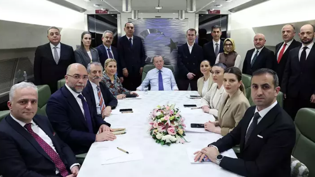 Recep Tayyip Erdoğan, Etiyopya dönüşü uçakta gazetecilerin sorularını yanıtlarken CHP’ye
