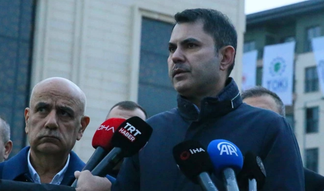 Depremin yıl dönümünde Kahramanmaraş’a giden Bakan Kurum, hem anma programına