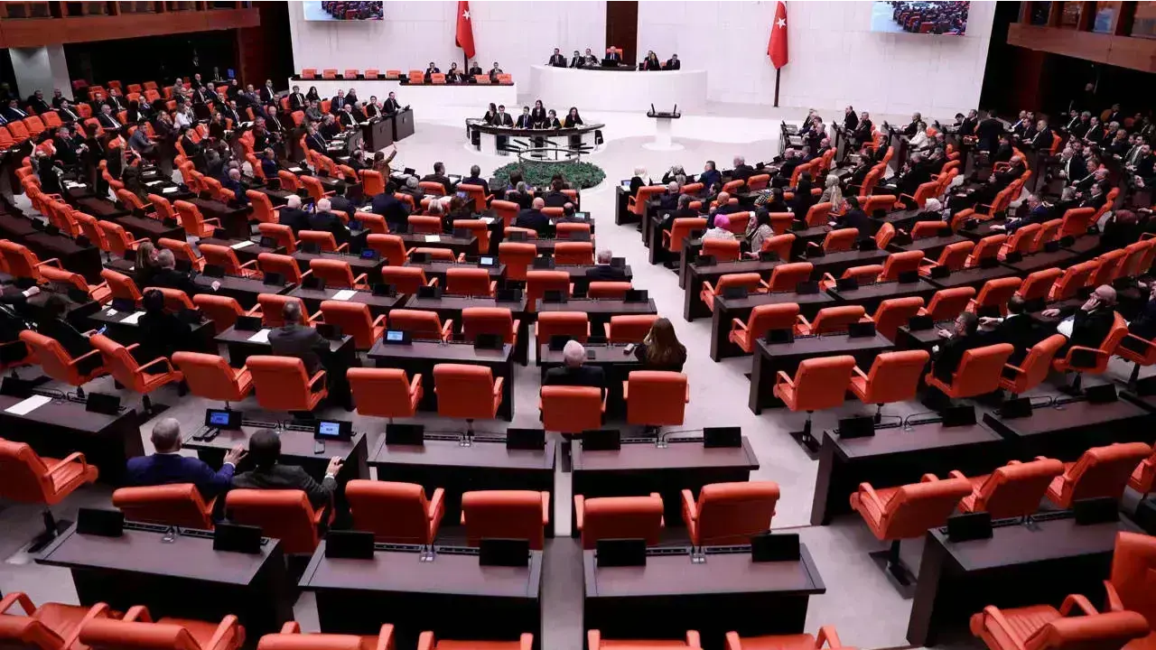 TBMM Genel Kurulu’nda Karayolları Trafik Kanunu’nda değişiklik teklifi görüşülmeye devam