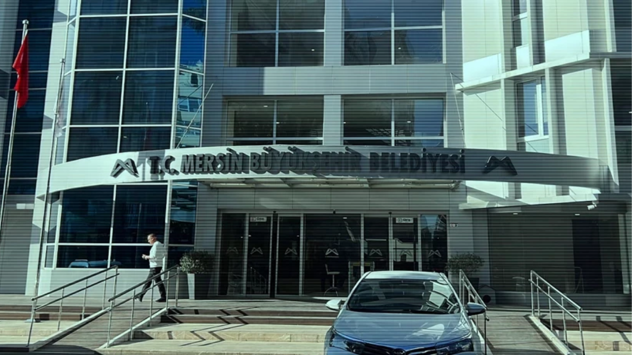 Mersin Büyükşehir Belediyesi'ne yönelik rüşvet ve ihaleye fesat karıştırma soruşturması