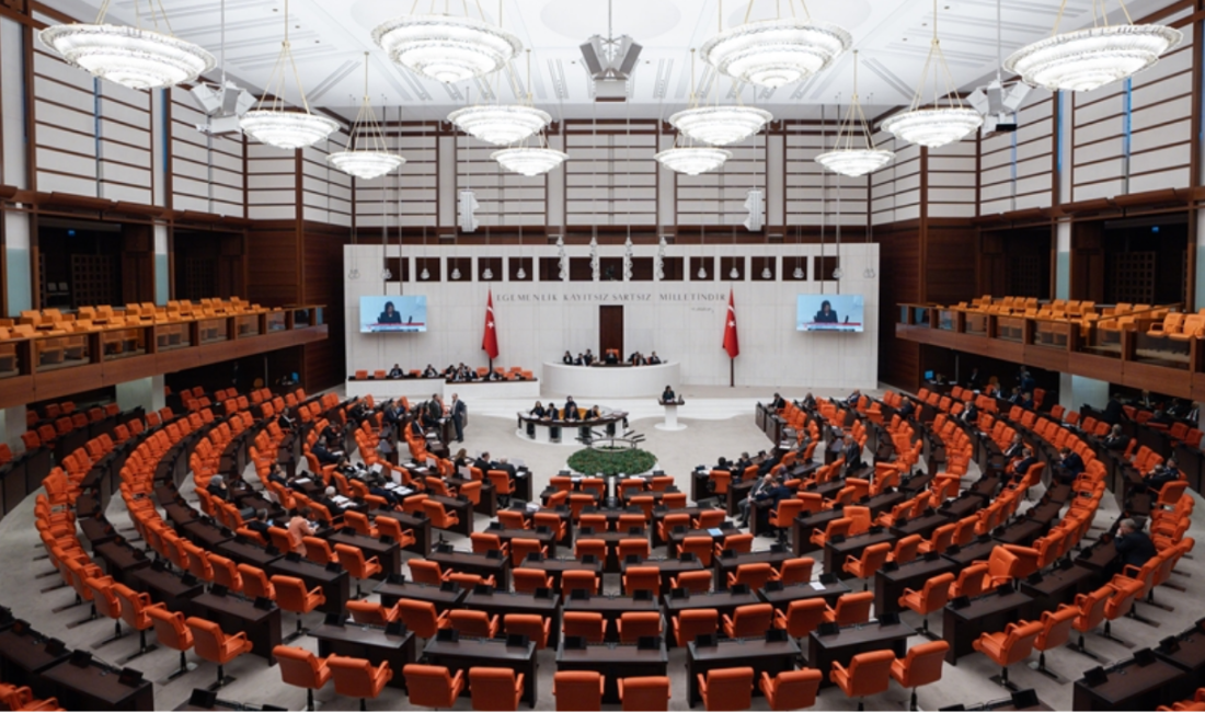 AK Parti Grup Başkanı Abdullah Güler, Meclis'e sunulan 29 maddelik