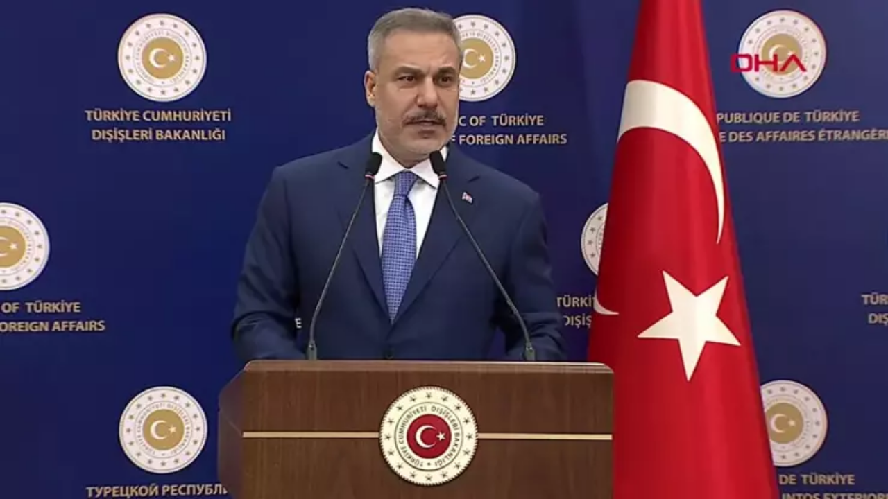 Dışişleri Bakanı Hakan Fidan, Bangladeşli mevkidaşı ile düzenlediği ortak basın