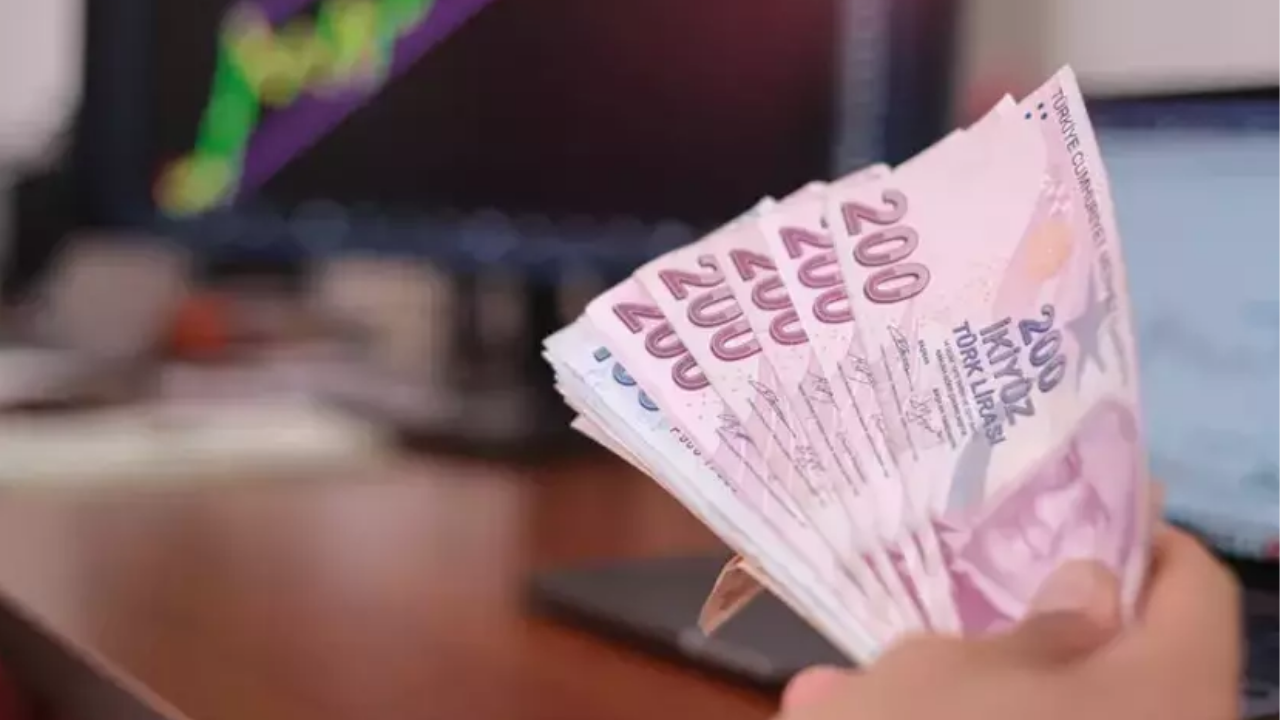 Bayram öncesi bankalar arasındaki rekaret kızıştı. Kamu ve özel bankalar,