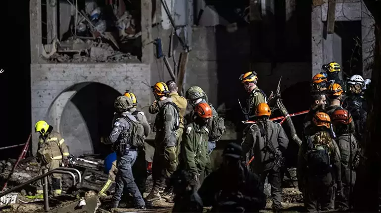 ABD’ye ait savaş uçaklarının İran’ın Natanz Nükleer Tesisi’ni “sığınak delici”