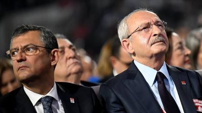 Özgür Özel'in veda konuşmasını 83 milletvekilinin izlediği salonda, CHP Aydın