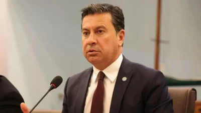 Muğla Büyükşehir Belediye Başkanı Ahmet Aras, AK Parti'ye geçeceği iddialarına