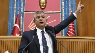 CHP'deki 'mutlak butlan' krizi sonrası genel başkanlıktan uzaklaştırılan Özgür Özel,