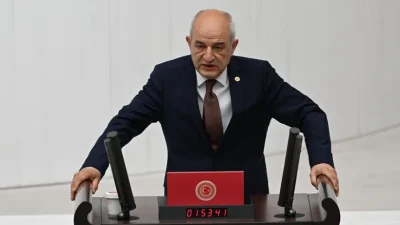 TBMM’de grup kurma hakkını kaybetmek üzere olan Yeni Yol Grubu’nun