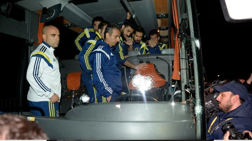 Fenerbahçe kafilesini taşıyan otobüse 4 Nisan 2015'te Trabzon'da düzenlenen silahlı