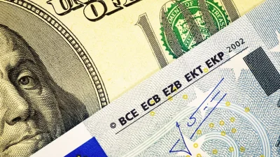 İstanbul serbest piyasada dolar ve euro, yeni haftanın ilk işlem