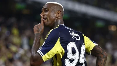 Fenerbahçe’de yeni sezon kadro planlaması devam ederken, Anderson Talisca’nın geleceğiyle