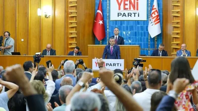 Mersin Büyükşehir Belediye Başkanı Vahap Seçer’in “Biz CHP’deyiz, CHP’de kalacağız”