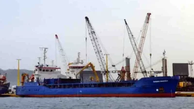 İstanbul Silivri açıklarının 18 mil güneyinde iki Türk bayraklı ticari