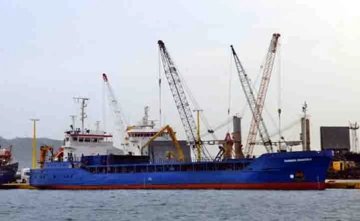 İstanbul Silivri açıklarının 18 mil güneyinde iki Türk bayraklı ticari