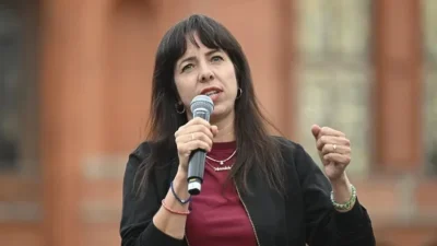 Almanya'nın başkenti Berlin'de düzenlenen eyalet seçimlerinde, Türkiye kökenli Elif Eralp'in