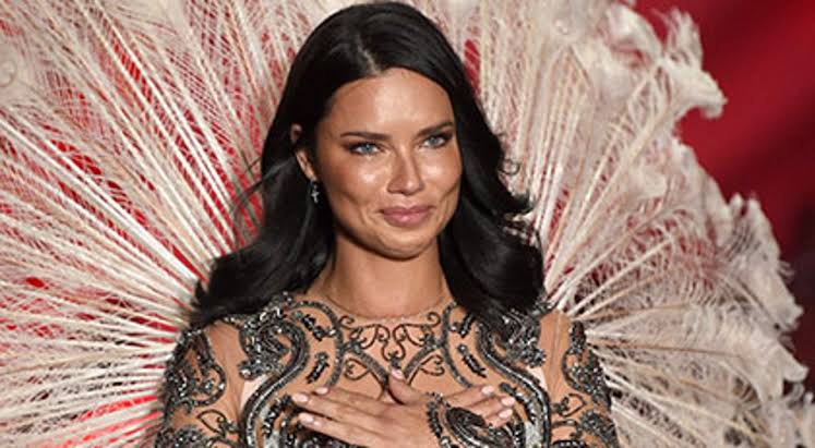 Dünyaca ünlü model Adriana Lima'nın 2023 ve 2026 yıllarında çekilen