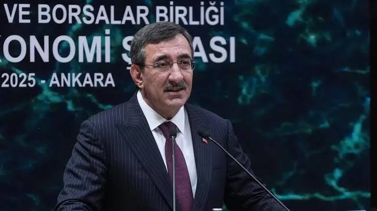 Cumhurbaşkanı Yardımcısı Cevdet Yılmaz, 2027-2029 dönemini kapsayan Orta Vadeli Program'ı