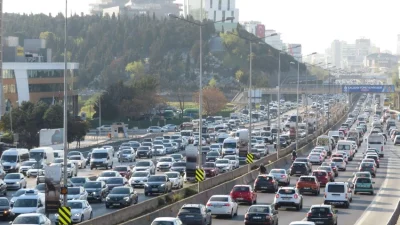 Okullarda uyum haftasının başlaması ve çalışanların tatil dönüşüyle birlikte İstanbul,