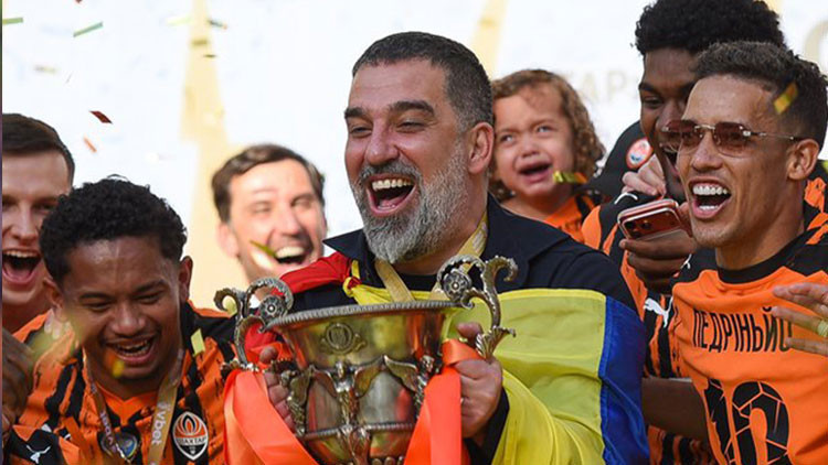 Ukrayna ekibi Shakhtar Donetsk'i çalıştıran Arda Turan, A Milli Takım