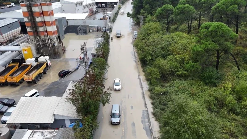 İstanbul, Meteoroloji ve AKOM'un peş peşe yaptığı uyarıların ardından beklenen