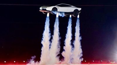 Tesla ve SpaceX CEO'su Elon Musk, yeni nesil elektrikli spor